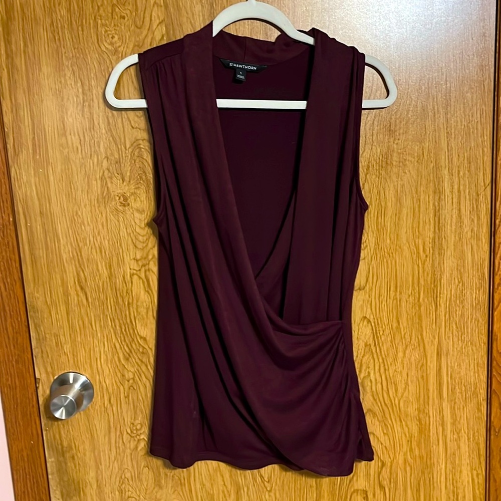 41 Hawthorn Burgundy Wrap Shell Top Size Large.